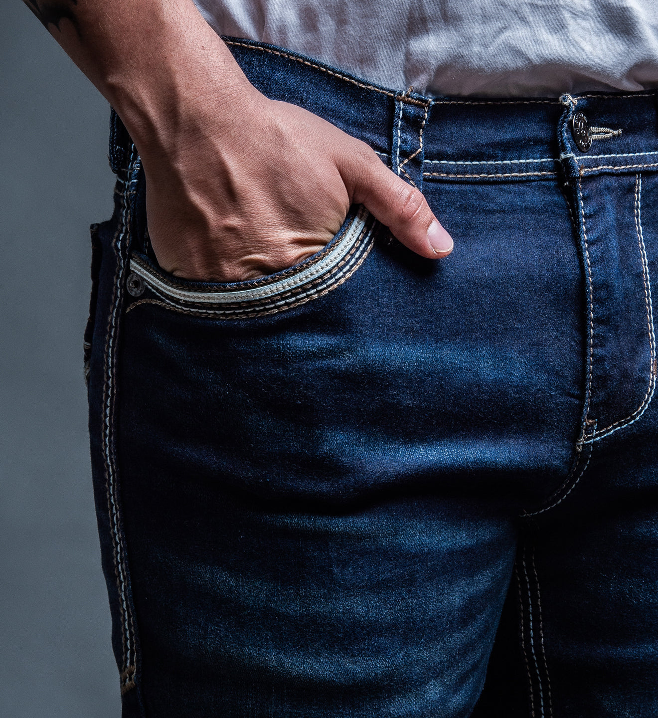 Striker Gunn - Short