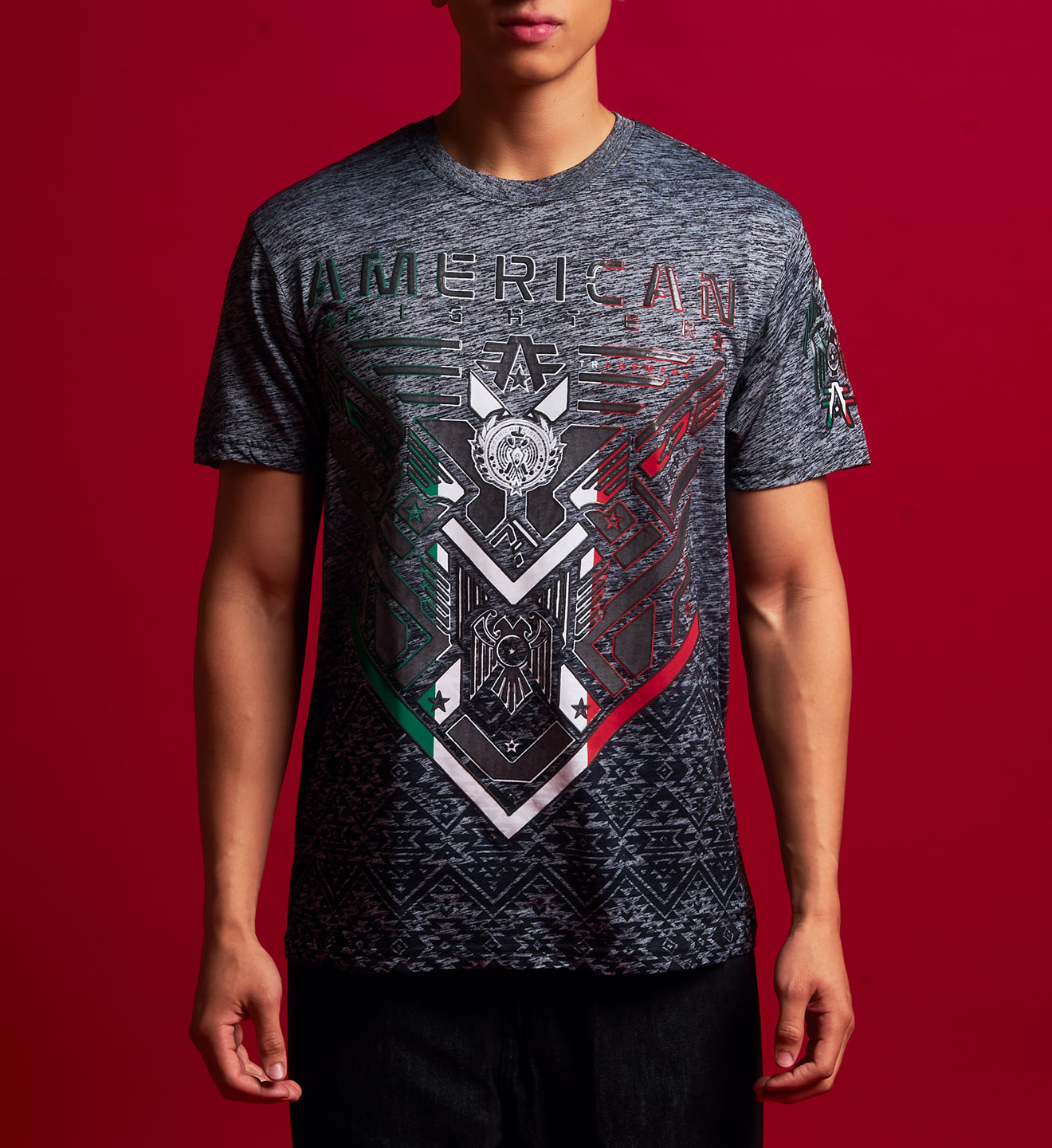 Buckingham Tee